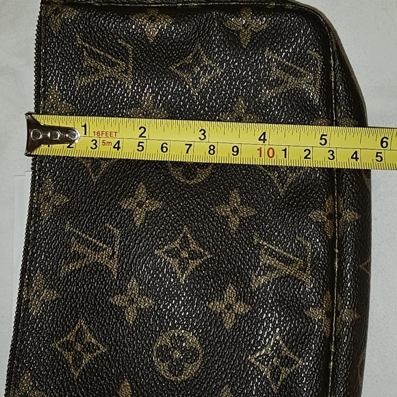 Louis Vuitton Monogram Pochette - Picture 6 of 8